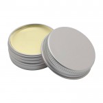 Bálsamo labial con carcasa de aluminio y protección FPS 15 color beige