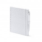 Libreta hecha de estractos de piedra con tapa rígida A5 hojas a rayas color blanco primera vista de uso