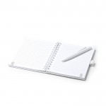 Libreta hecha de estractos de piedra con tapa rígida A5 hojas a rayas color blanco vista detalle 1