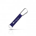 Llavero con cinta ancha de colores y mosquetón de metal color azul marino vista con logo impreso
