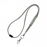 Lanyard tubular de poliéster con mosquetón y cierre de seguridad color gris claro