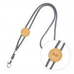 Lanyard ecológico con diseño tubular y ajuste hecho de bambú color gris claro vista con logo impreso