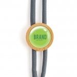 Lanyard ecológico con diseño tubular y ajuste hecho de bambú vista con logo impreso