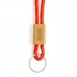 Llavero de estilo tubular de poliéster con ajuste de bambú vista con logo impreso