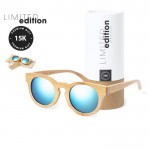 Gafas de bambú con lentes efecto espejo en bolsa con cierre de cordón color madera
