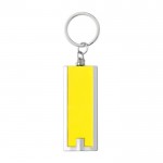 Llavero de plástico con linterna LED color amarillo primera vista
