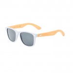 Gafas de sol coloridas con patillas de bambú y protección UV400 color blanco primera vista