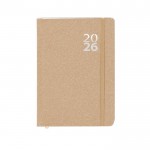 Agenda de cartón reciclado con vista diaria en inglés y español A5 color natural primera vista
