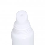 Bálsamo labial en formato crema en tubo blanco con tapón a color SPF15 sexta vista