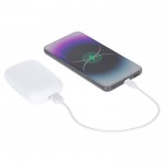 Auriculares en estuche blanco con función extra de powerbank