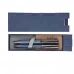 Elegante set de bolígrafo giratorio y roller con capucha de tinta azul cuarta vista