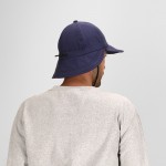 Sombrero estilo pescador con gran solapa trasera para proteger del sol vista de ambiente