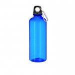 Botella de RPET de cuerpo translucido con mosquetón en la tapa 630ml color azul primera vista