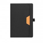 Libreta con bolsillo exterior y detalle marrón en PU A5 hojas a rayas color negro primera vista