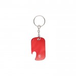 Llavero abridor en aluminio reciclado GRS de forma rectangular color rojo primera vista