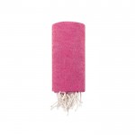Fino pareo de algodón reciclado y RPET con flecos blancos 180 g/m2 color fucsia primera vista