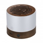 Altavoz de aluminio reciclado GRS y madera de nogal 3W color plateado primera vista