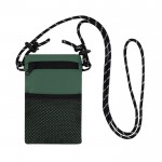 Bandolera de poliéster con cierre principal y bolsillo exterior color verde primera vista