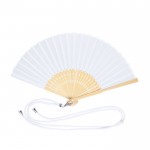 Abanico de poliéster y bambú con cordón a juego para transporte color blanco primera vista