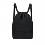 Mochila de cuerdas de PU con bolsillo en la base para zapatos color negro primera vista