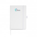 Libreta de RPET con cinta y soporte para boli A5 hojas lisas color blanco vista con logo impreso