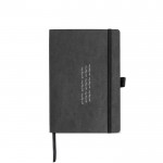Libreta con tapa de papel resistente al agua A5 hojas lisas color negro vista con logo impreso