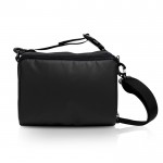 Bolsa térmica impermeable con asa y correa para transporte color negro vista 2