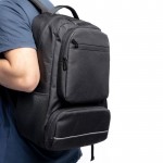 Mochila para PC con bolsa térmica y cable de carga 15,6” vista de ambiente