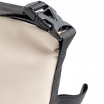 Bolsa térmica de cuero sintético de 13L con cinta en la cremallera color beige