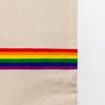 Bolsa de algodón en natural con banda multicolor y asas 180 g/m2