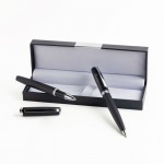 Roller y bolígrafo de metal con caja acolchada tinta negra vista con logo impreso