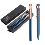 Juego de bolígrafo y roller con detalles en oro rosa tinta negra color azul marino vista con logo impreso
