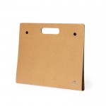 Carpeta de cartón reciclado con material de oficina dentro color natural segunda vista