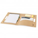 Carpeta de cartón reciclado con material de oficina dentro color natural tercera vista