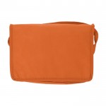 Bolsa nevera en varios colores con capacidad para 6 latas y asa a juego color naranja primera vista