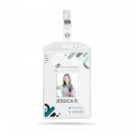 Identificador ideal para enganchar en el bolsillo 7.5x12cm color transparente vista con logo impreso