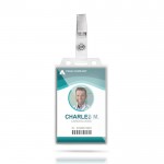 Identificador rígido perfecto para enganchar en el bolsillo 5.5x8.7cm vista con logo impreso