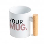 Taza de cerámica ideal para sublimación con mango de madera 325ml color blanco vista con logo impreso