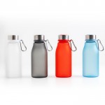 Botella de plástico reciclado estilo mate con mosquetón 350ml vista 1