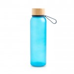 Botella de plástico reciclado con acabado mate y tapa de bambú 350ml color azul real