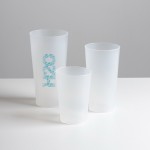 Vaso de plástico reutilizable de plástico para festivales 600ml vista con logo impreso
