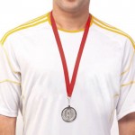 Medalla metálica motivo olímpico color plateado segunda vista