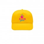 Gorra de poliéster infantil de 5 paneles ideal para fiestas 125 g/m2 color amarillo vista con logo impreso