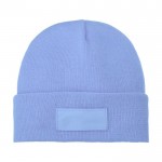 Gorro con parche color azul claro