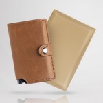 Cartera de cuero sintético con tarjetero automático con RFID color marrón vista en caja