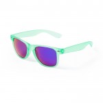 Gafas de sol con diseño en colores translúcidos y lentes espejados color verde primera vista