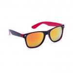 Gafas de sol con montura bicolor y lentes efecto espejo a juego color rojo primera vista