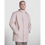 Parka de poliéster reciclado impermeable 400 g/m2 Roly Direct America color arena primera vista de uso