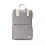 Mochila nevera reciclada con varios bolsillos color gris