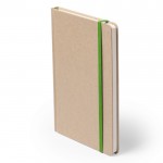 Libreta de cartón reciclado con banda elástica a color hojas lisas A5 color verde primera vista